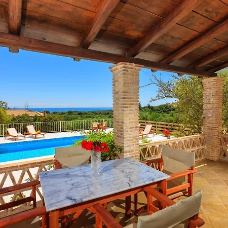 Liuba 别墅 Vasilikí